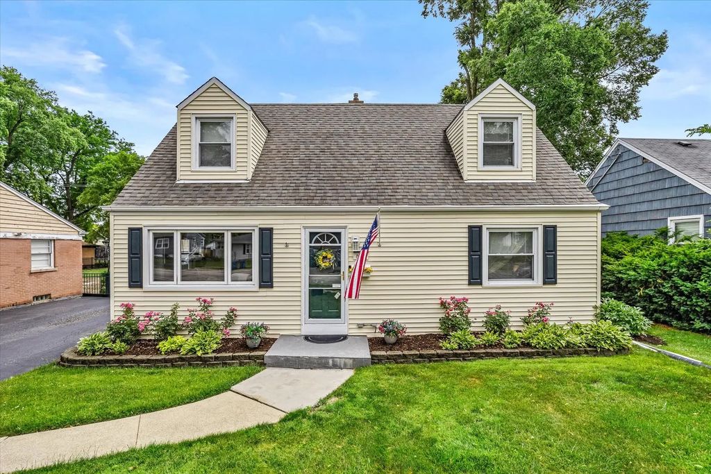 817 S Spring Road, Elmhurst