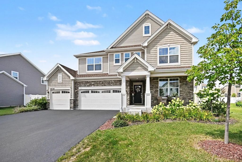 16116 S Clearwater Drive, Plainfield