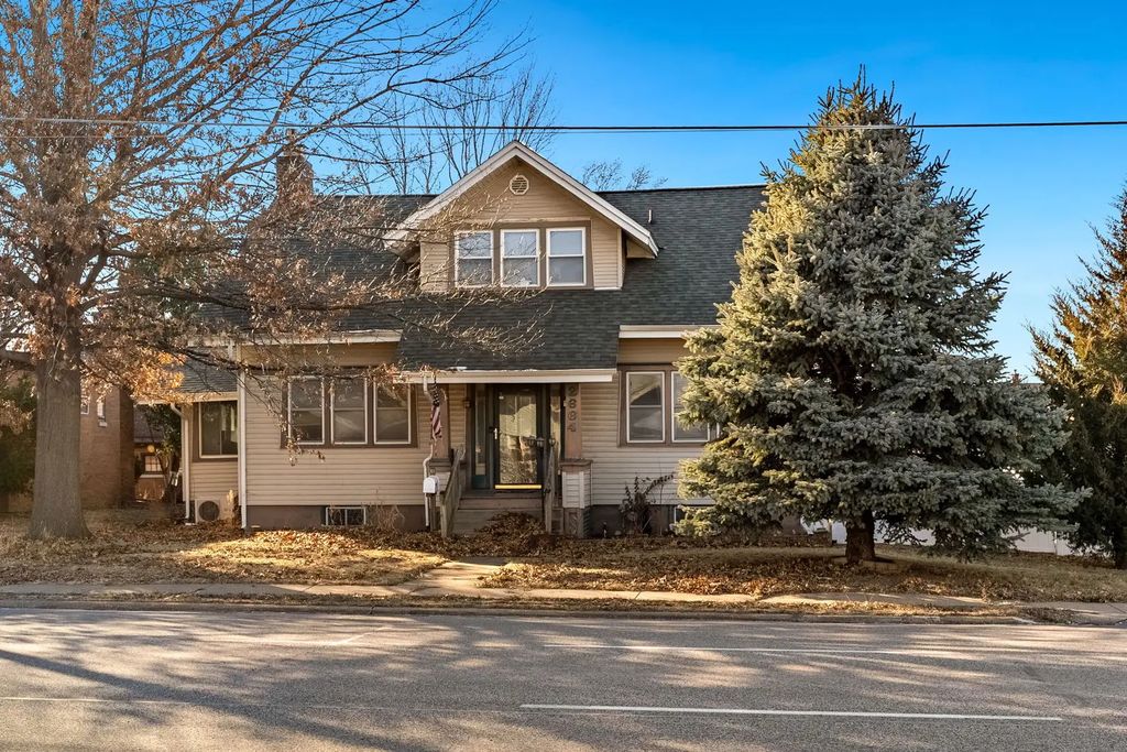 2664 Harrison Street, Davenport