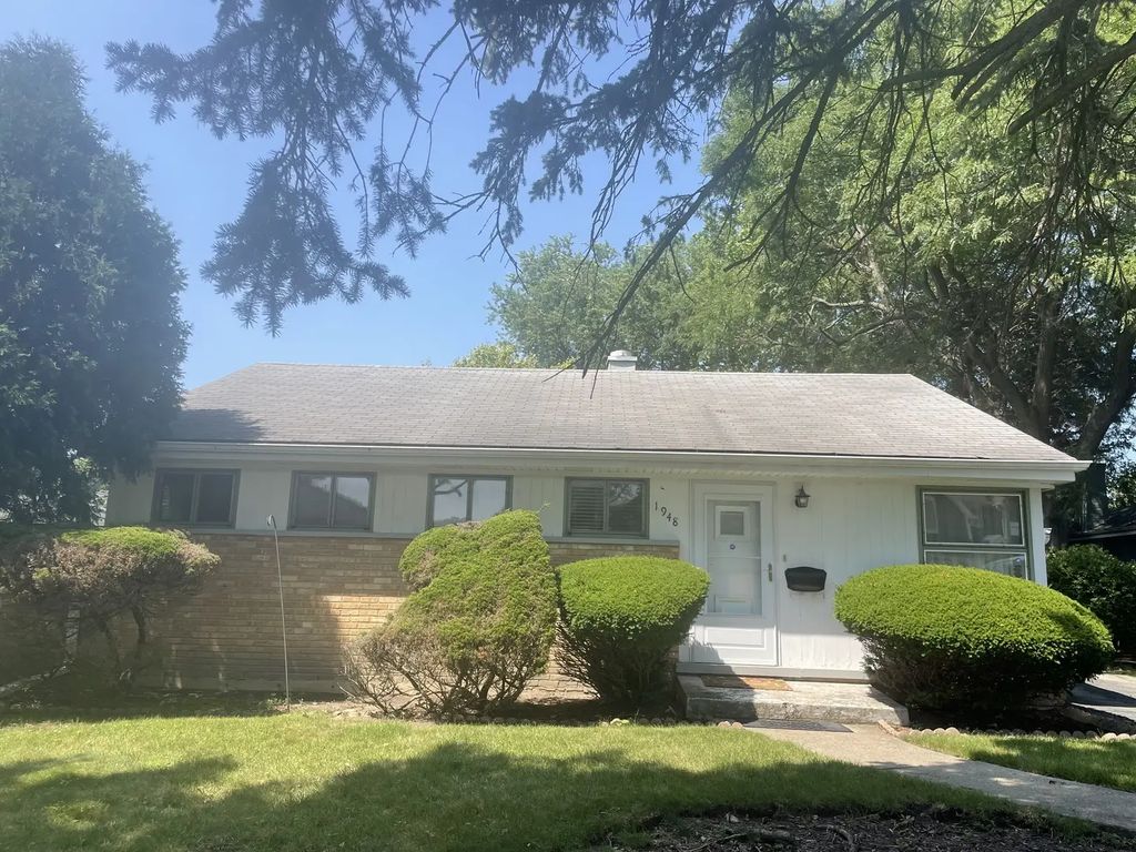 1948 Lincoln Avenue, Northbrook