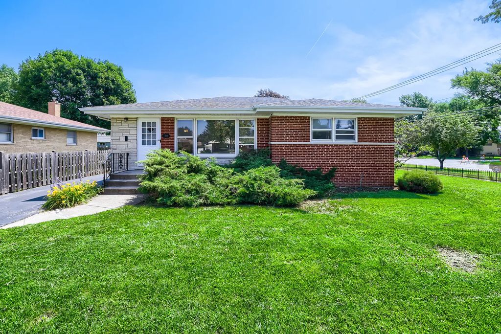 603 N Wilshire Lane, Arlington Heights