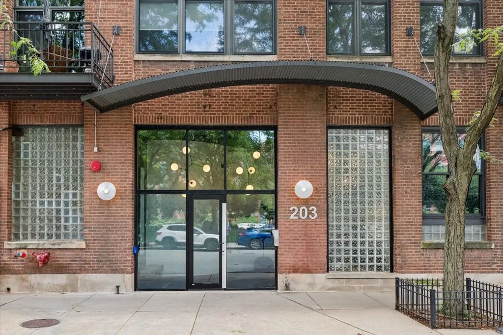 203 S Sangamon Street 308, Chicago
