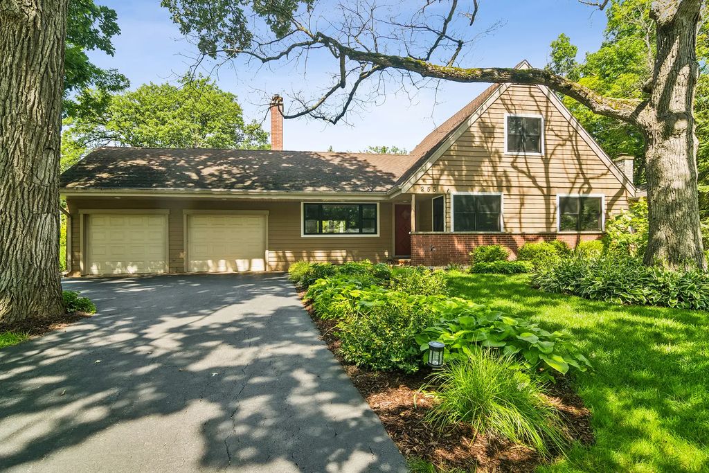 255 West Lane, Lake Zurich