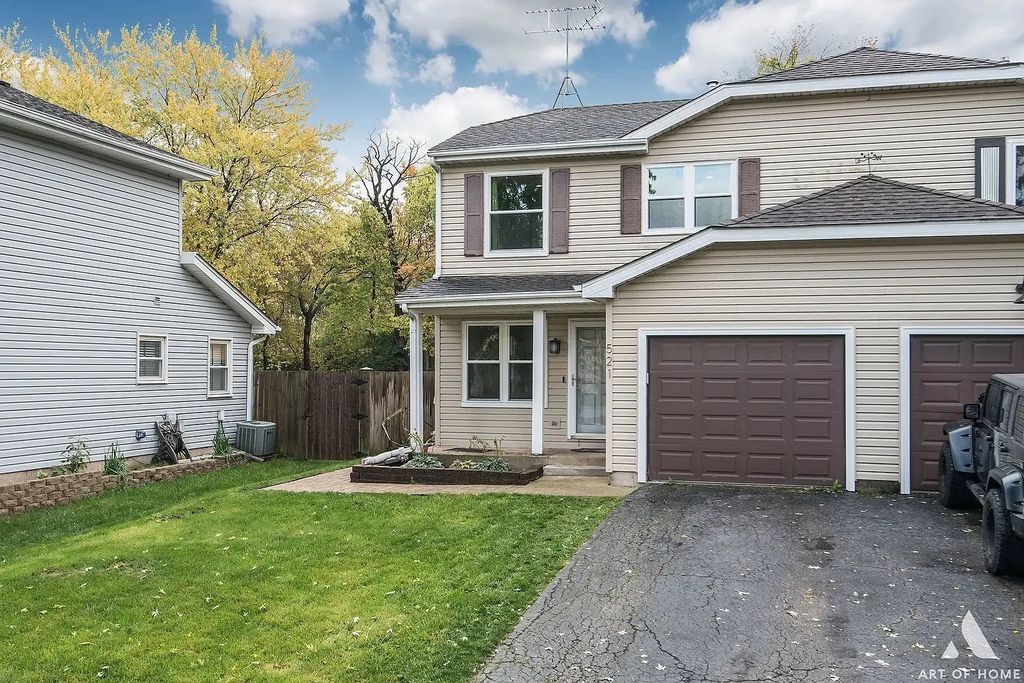 521 Milton Drive, Naperville