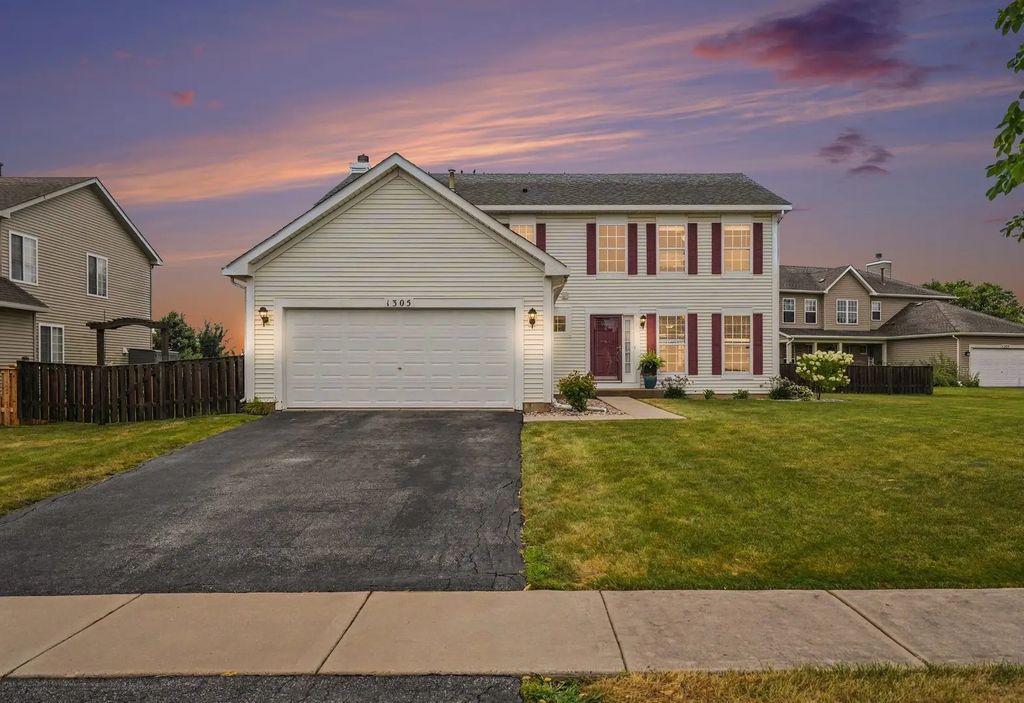 1305 Glenridge Court N, Minooka
