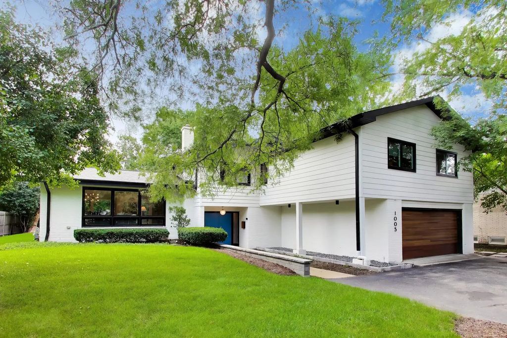 1005 Forestway Drive, Glencoe, 60022