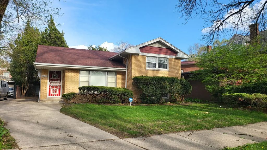 7023 S Bennett Avenue, Chicago