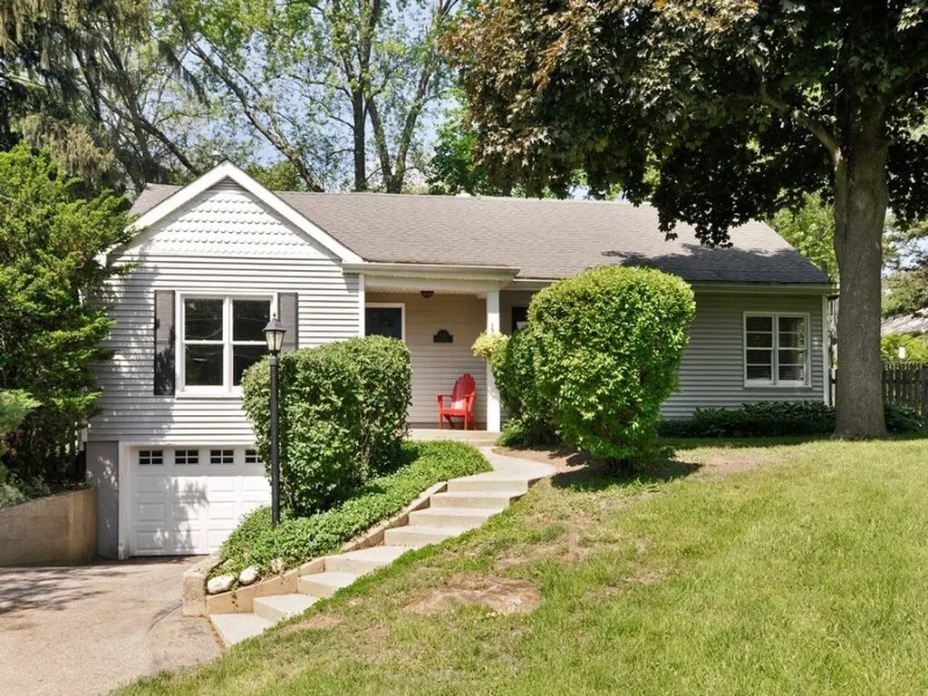 636 Exmoor Avenue, Barrington
