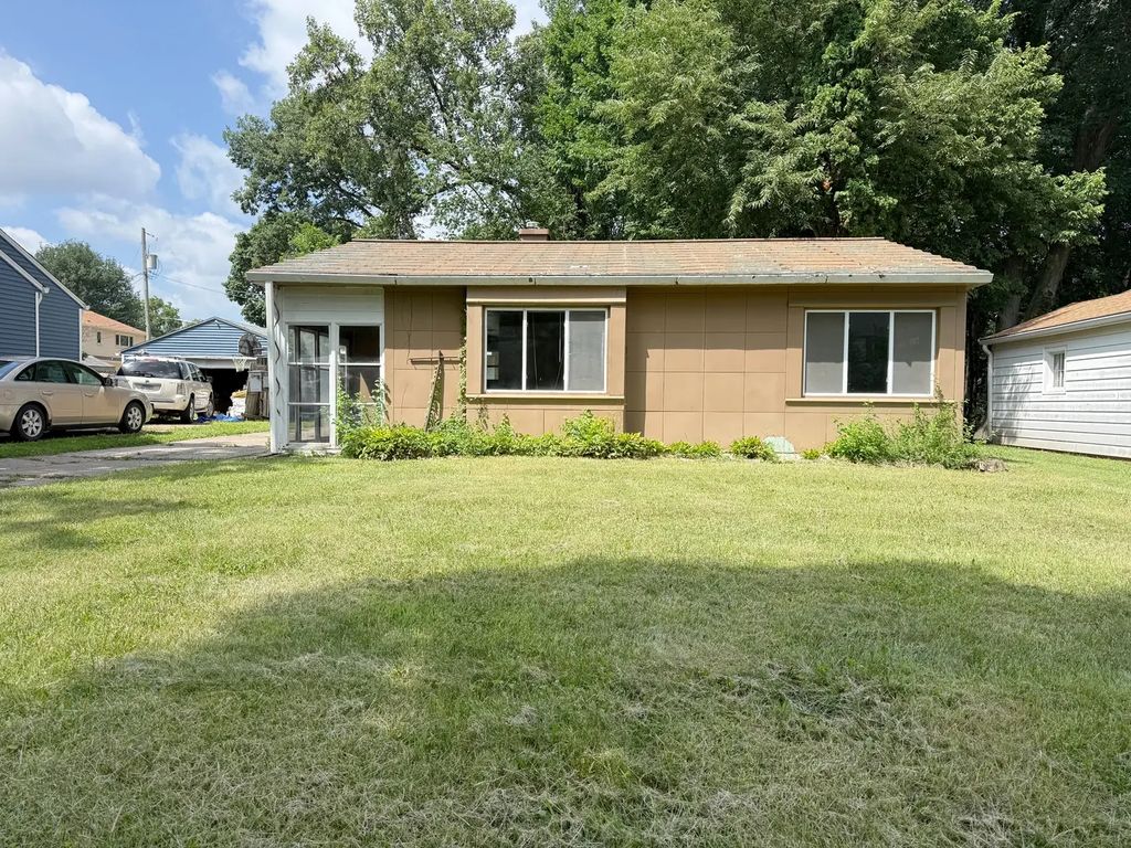 2113 22 1/2 Avenue, Rock Island
