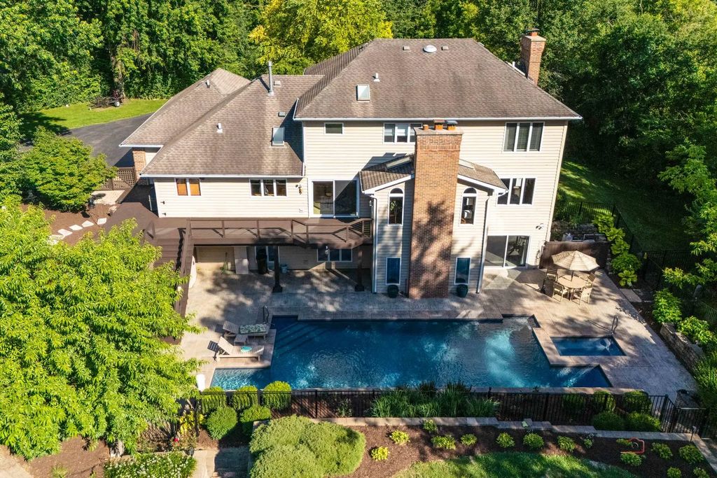 4525 Red Oak Lane, Long Grove