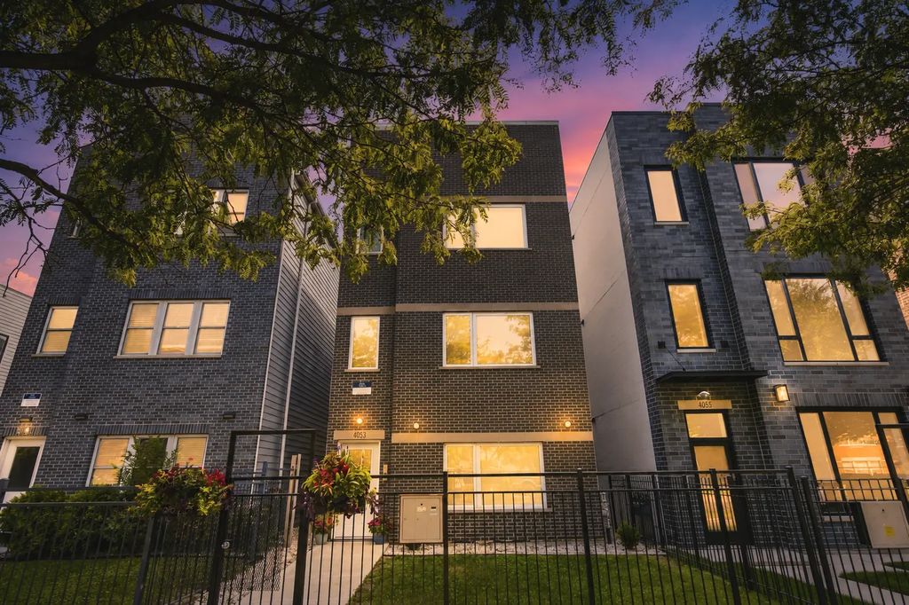 4053 S Prairie Avenue, Chicago, 60653