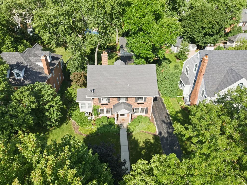 220 N Monroe Street, Hinsdale
