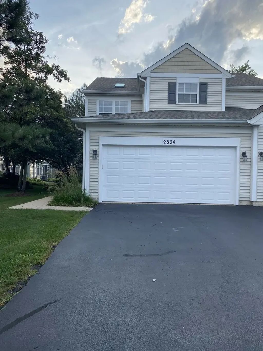 2824 White Thorn Circle, Naperville