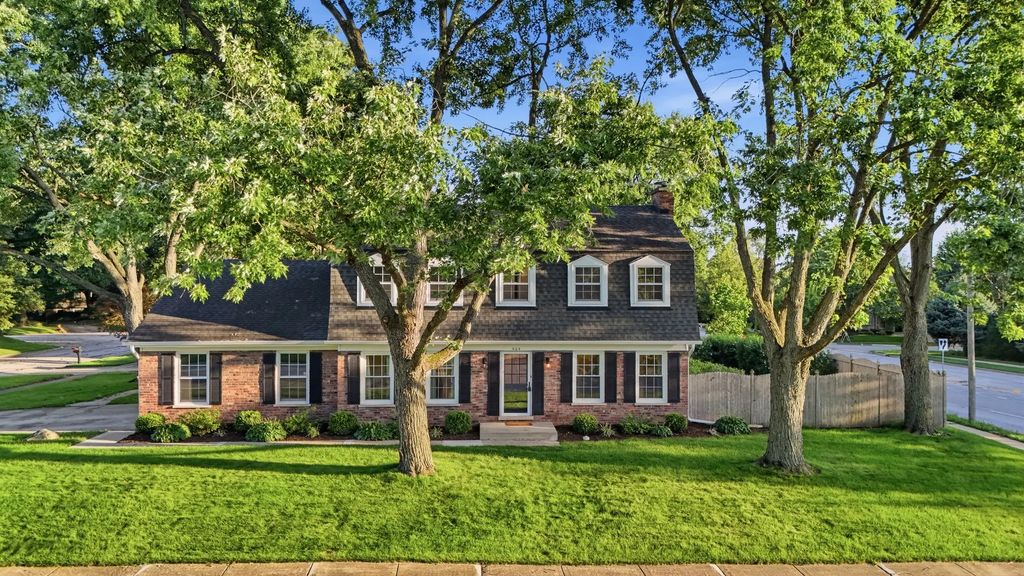 604 Timber Trail Drive, Naperville