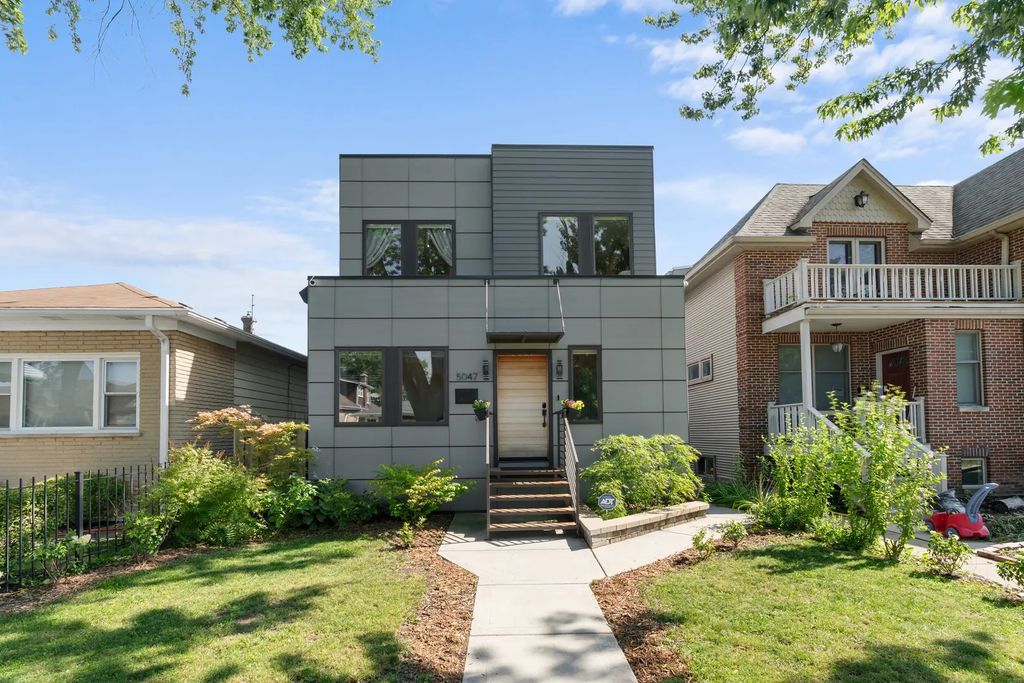5047 W Winnemac Avenue, Chicago, 60630