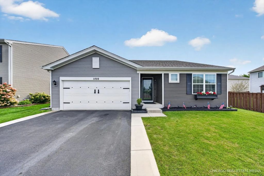 1002 Chestnut Drive, Pingree Grove