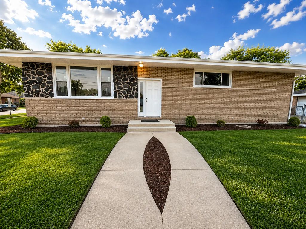 14800 La Salle Street, Dolton