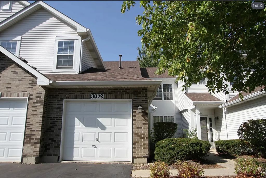 3029 Kentshire Circle 3029, Naperville