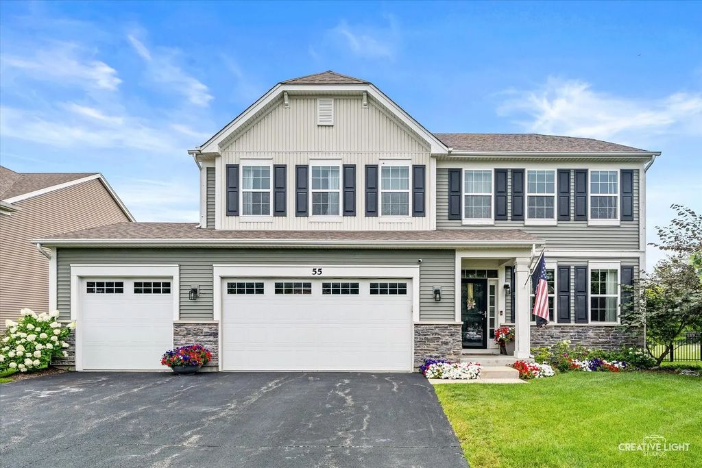 55 Windstone Drive, North Aurora