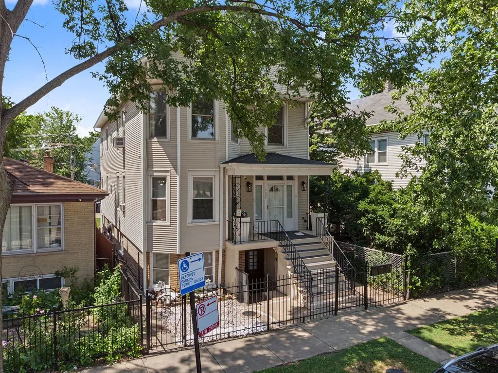 2304 N Monitor Avenue, Chicago