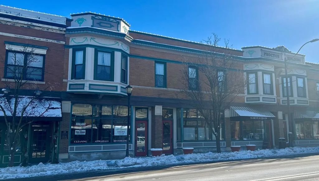 520 N Milwaukee Avenue 7, Libertyville