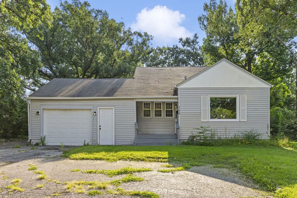 708 N Cedar Road, New Lenox