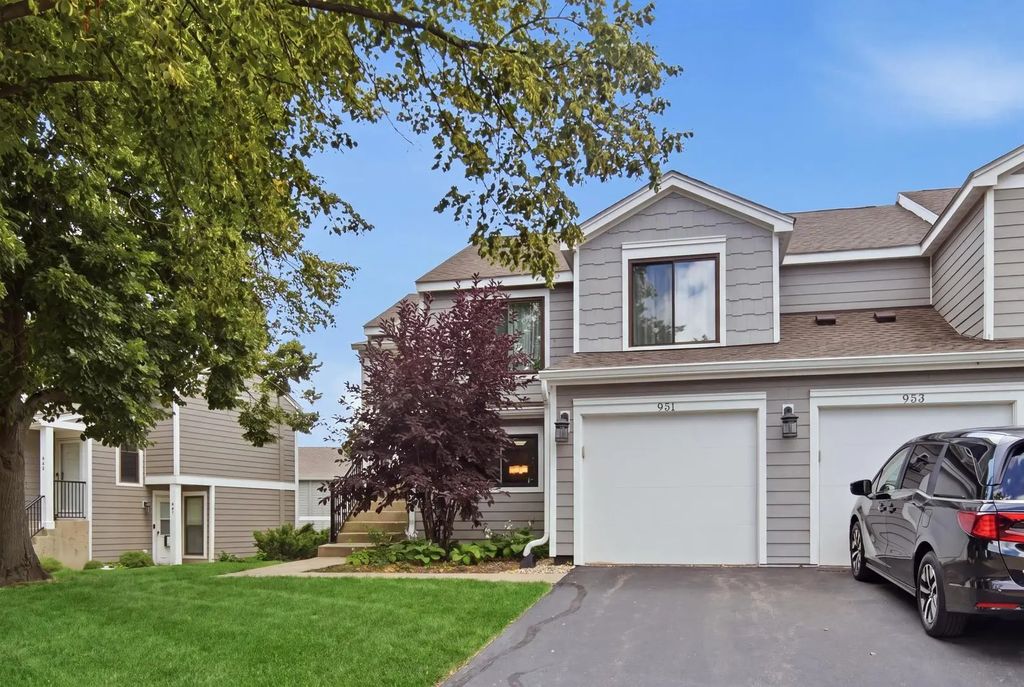951 Manchester Circle 951, Schaumburg