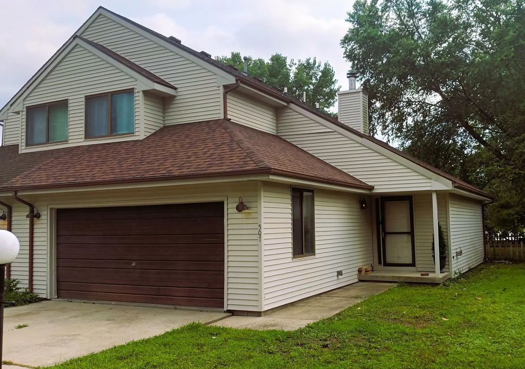 507 Clearwater Drive 1, Champaign