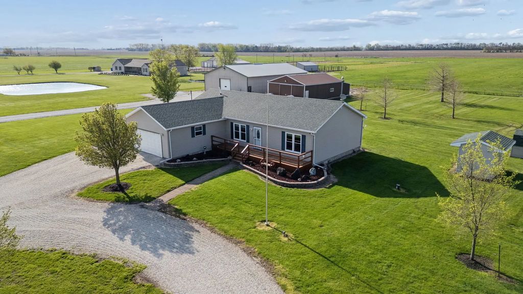 15334 W 3000n Road, Essex