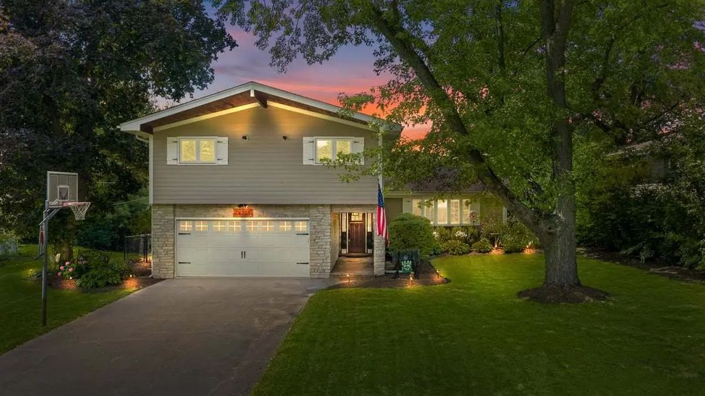 S758 Grant Street, Winfield