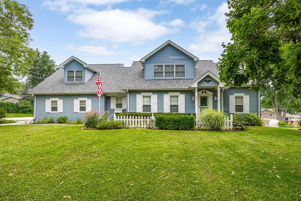 6101 Chase Avenue, Downers Grove