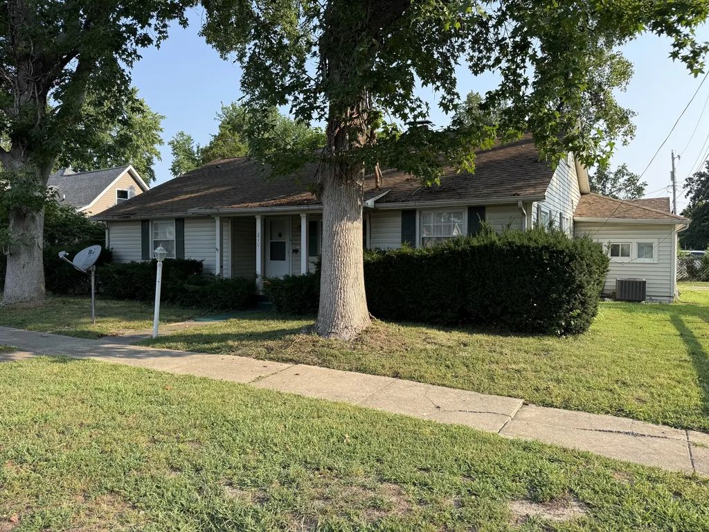 810 E 7th Street, Centralia