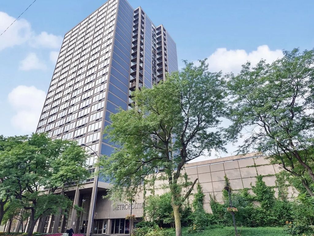 5320 N Sheridan Road 310, Chicago