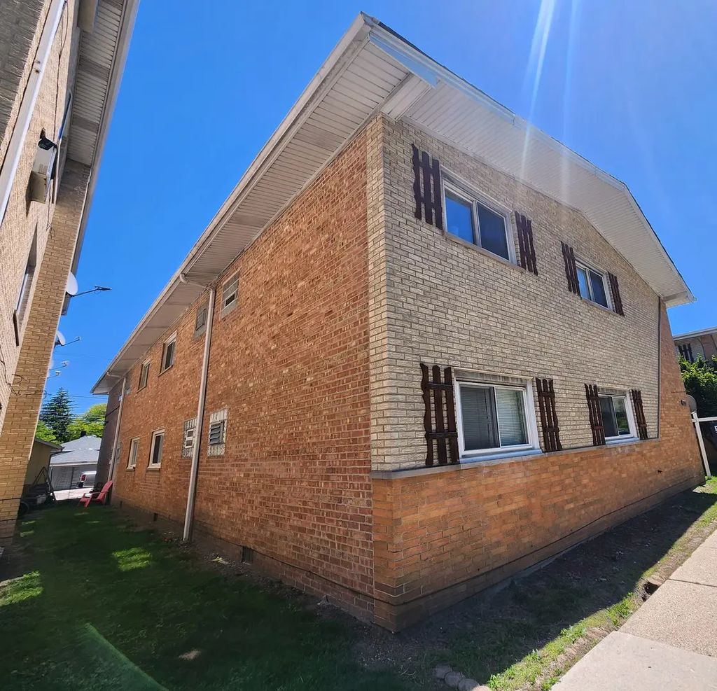 4215 S Harlem Avenue 3, Stickney