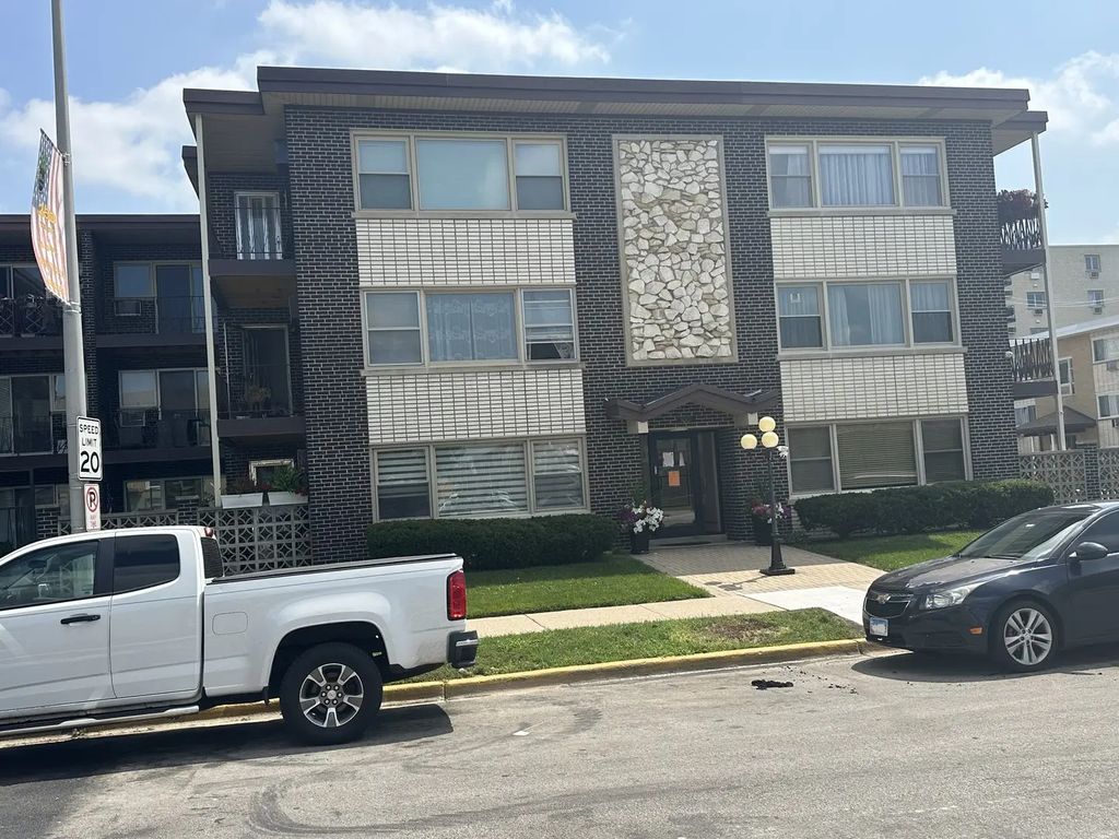 3001 N Paris Avenue 306, River Grove