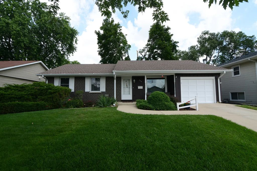 736 Cynthia Lane, Glendale Heights