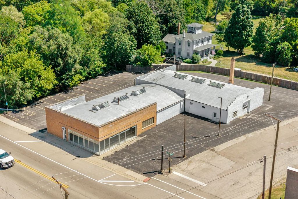 10400 Main Street, Richmond