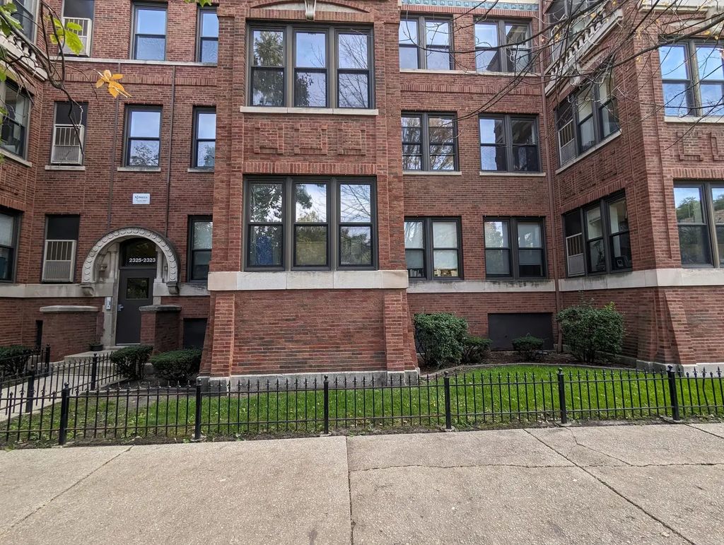 3147 W Medill Avenue 3, Chicago, 60647