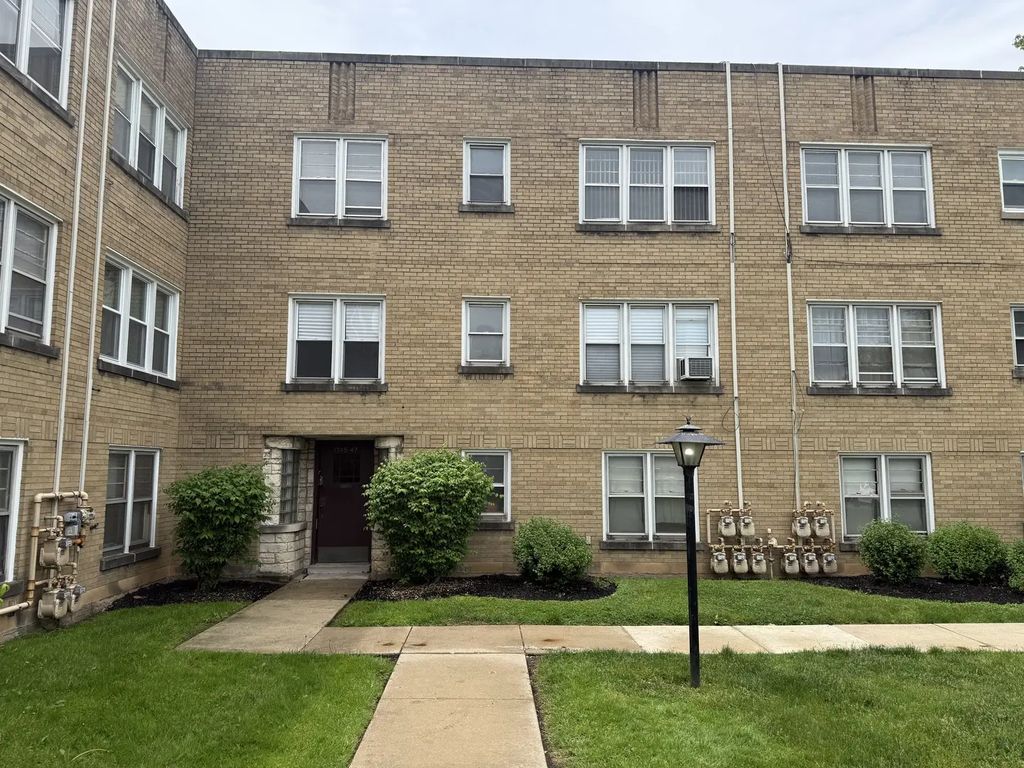 1747 W 95th Place 1, Chicago, 60643