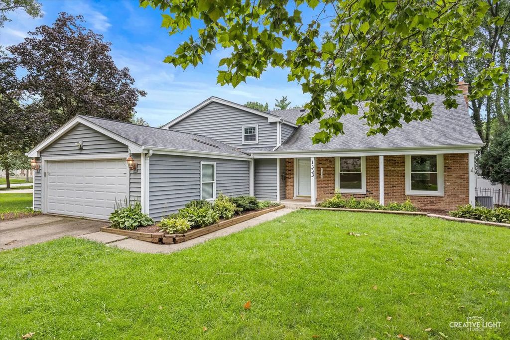 1333 Briarwood Drive, Naperville