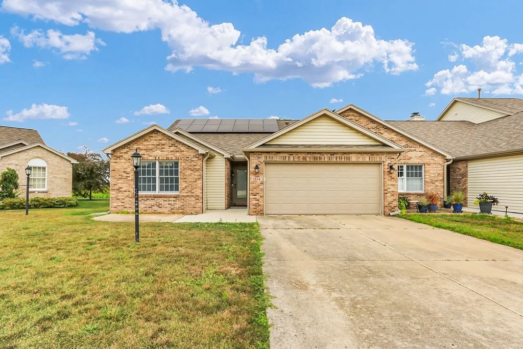 1614 Windward Point 1, Champaign