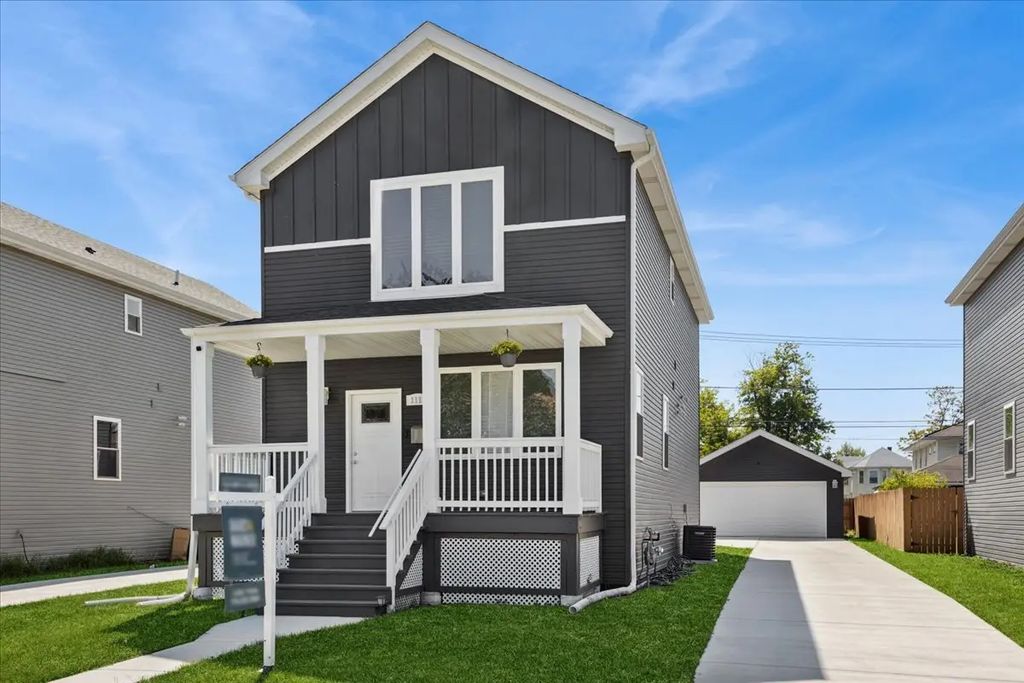 1112 S 3rd Avenue, Maywood