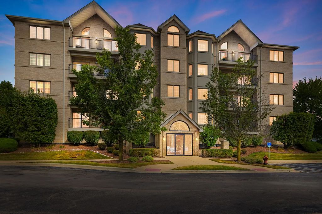 8505 Woodward Avenue 202, Woodridge