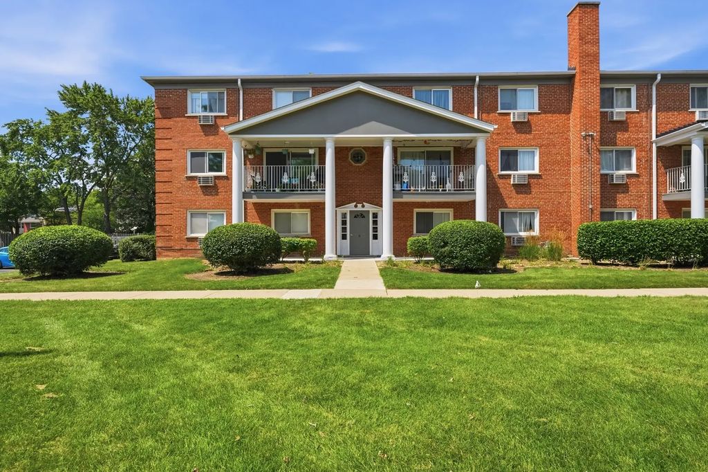 6 E Lillian Avenue 2b, Arlington Heights