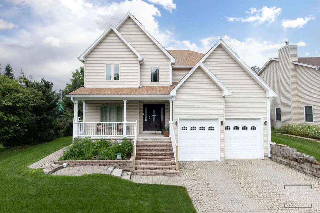 1228 Bishop Street, West Chicago