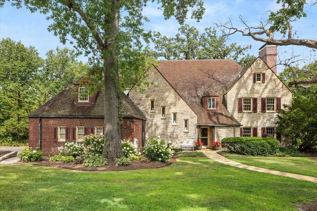 2221 Twin Oak Road, Peru