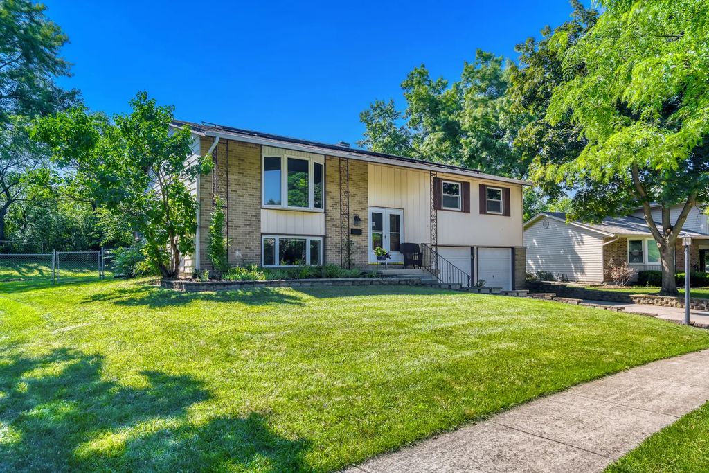 1120 Concord Lane, Hoffman Estates