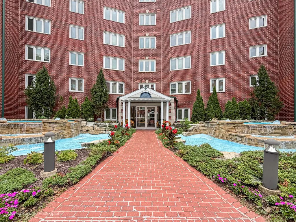 8540 W Foster Avenue 503, Norridge
