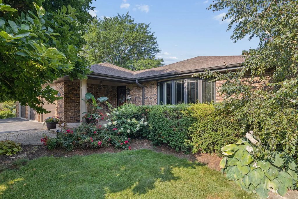 11s634 Mcgrath Lane, Naperville