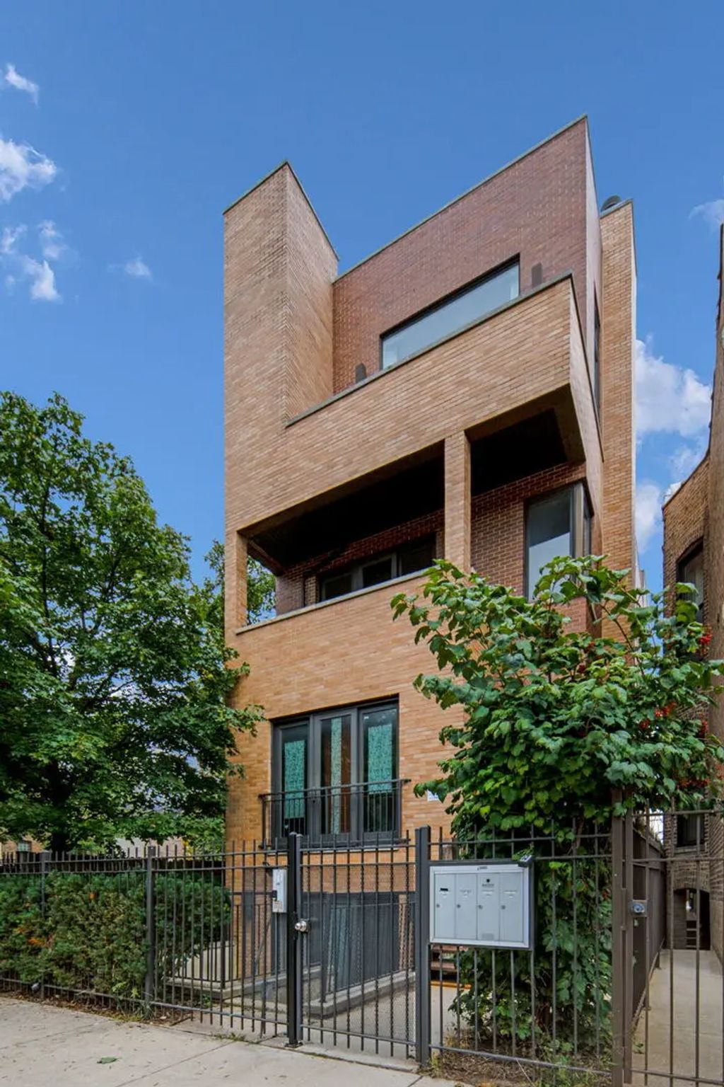 6640 S Maryland Avenue 3, Chicago